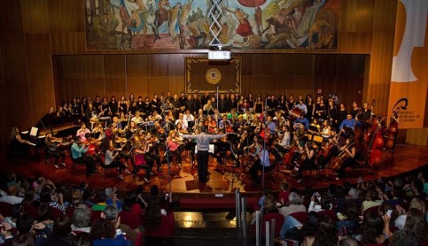 Imagen noticia - La Orquesta Universitaria Maestro Valle ‘rockanrolea’ en  el Teatro Pérez Galdós