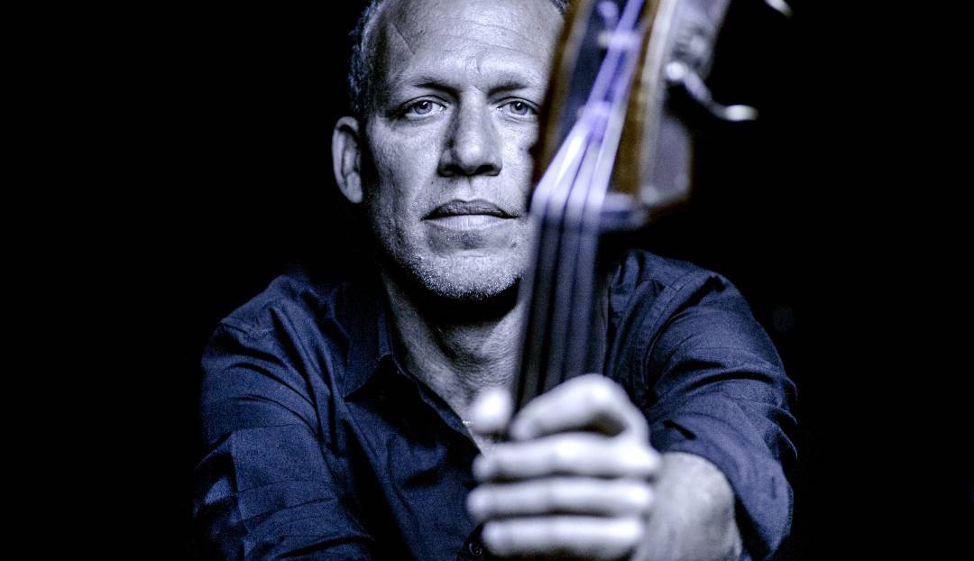 Imagen noticia - Avishai Cohen: "Grabar con una orquesta es una aventura, un verdadero desafío".
